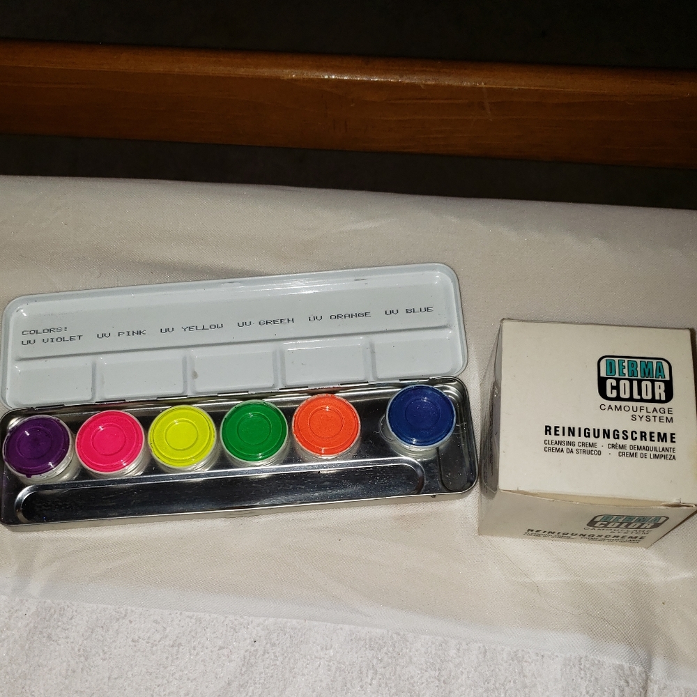 Kryolan blacklight neon makeup